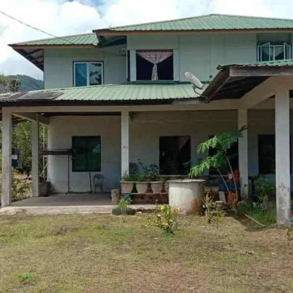 Helena Homestay, hotel v destinaci Mulu