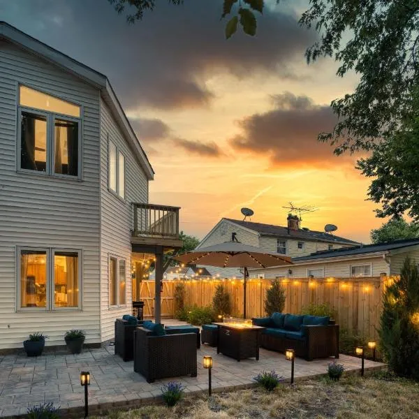 Patio Paradise Stylish 3BR Home with Gaming Room, hotel em Arlington