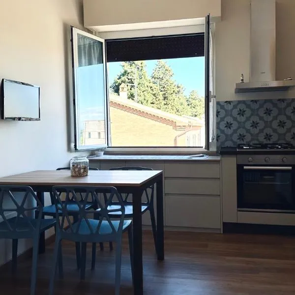 S340 - Sirolo, nuovo bilocale in centro con posto auto, hotell sihtkohas Sirolo