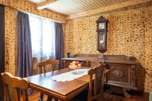 Murkmeli, hotel a Ushguli