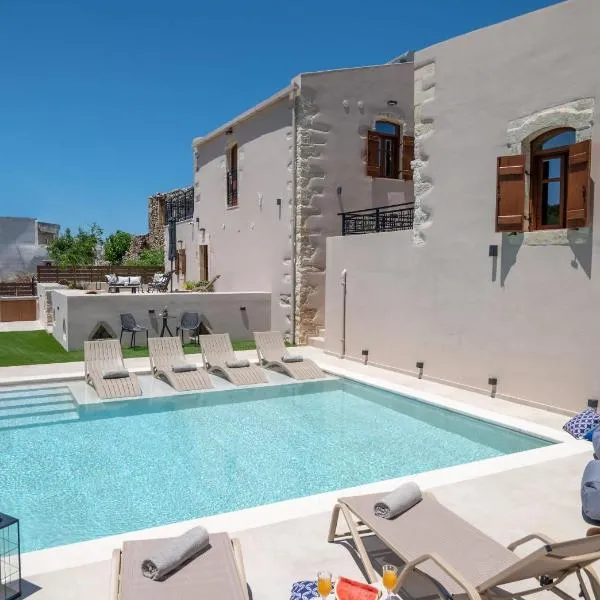 Pavlina Villa , a hidden gem with heated pool and ping pong!, hotel di Perama
