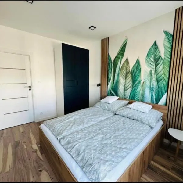 Apartamenty Dębowa 3 PRIV OGRÓD I MIEJSCE NA ROWERY, hotel v destinácii Milicz