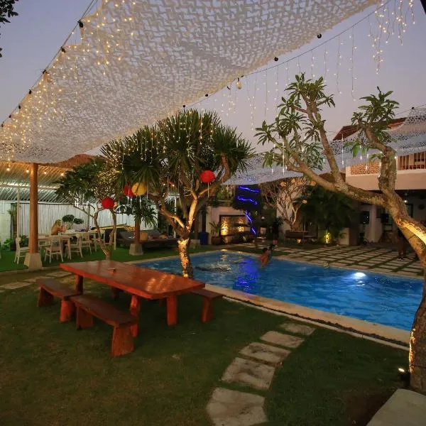 3 Monkeys Lembongan Studio apartments gym recovery centre, ξενοδοχείο σε Nusa Lembongan