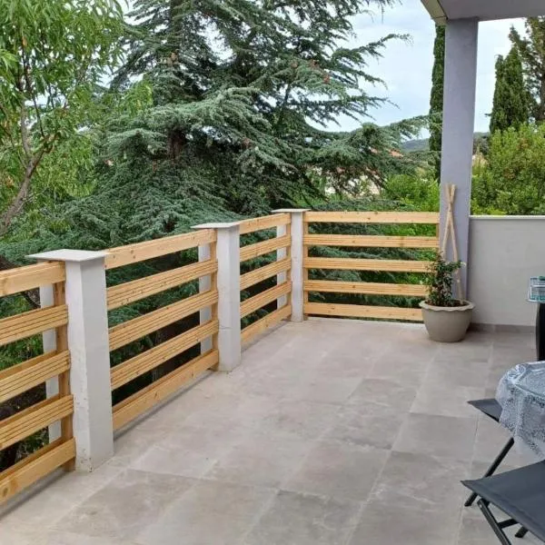 FreeMe Apartment, hotel v destinaci Lumbarda
