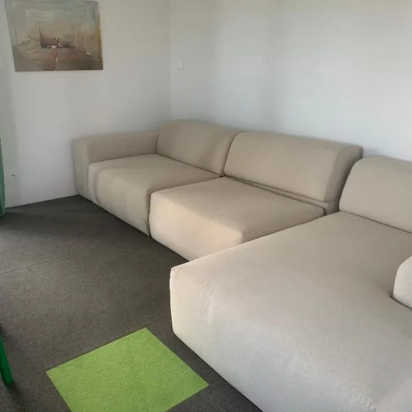 Albatrosa 17 - apartament nr 5, hotel in Rewal