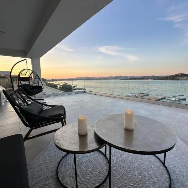 Luxury apartment Betina, hotel v Betine