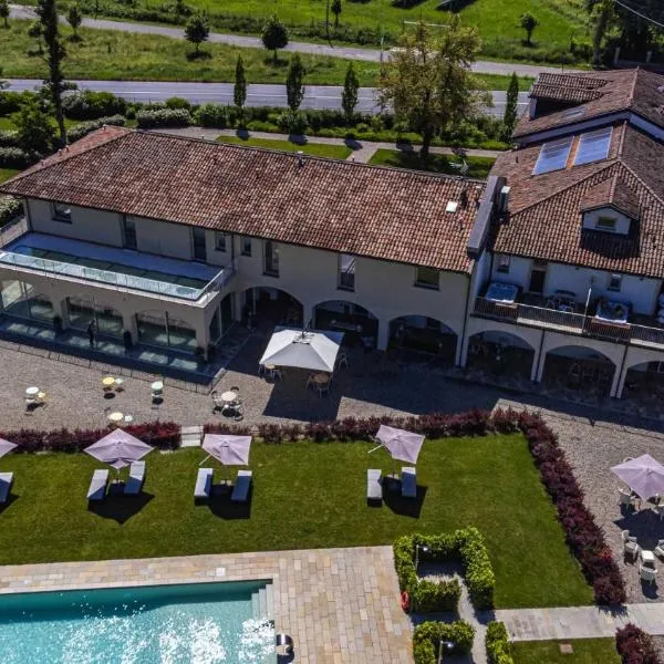 L'aja della Mirusina - Piedmont Resort Monferrato Langhe, hotel v destinaci Canelli