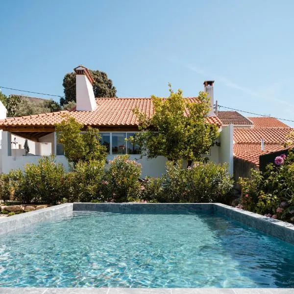 Casa dos Escritores - Casa de Férias com Piscina Privada, Hotel in Marvão