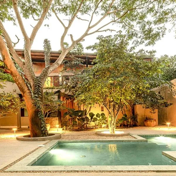 Welcome to Paradise - Luxurious Studio Oasis "Urania" with Pool and Lush Tropical Gardens, hotel a Sayulita