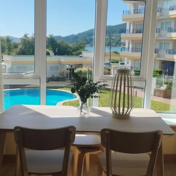 Apartamento con vistas al mar B4 Urb Puerto Azul, hotel a Cedeira