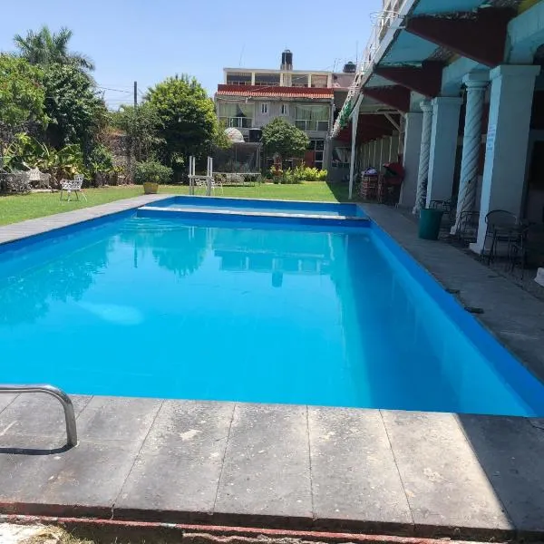 Casa para 16 personas, hotel en Chiconcuac