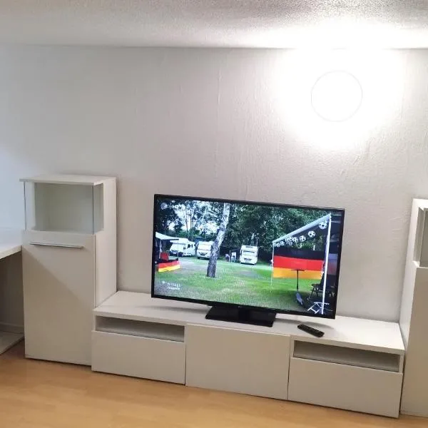 Ferienwohnung in Friedberg für max 9 Personen im UG, hotel en Friedberg