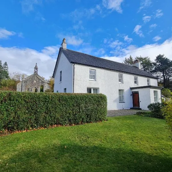 Glenrigh House - beautiful garden with old church ruin, hotel v destinaci Onich