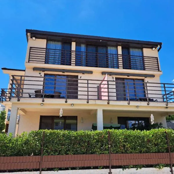 Villa Lucija by ROMANTIQUE, hotel v destinaci Veles