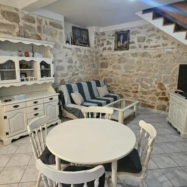 Apartment Melita, hotel v Murteru