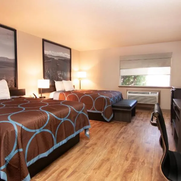 Super 8 by Wyndham Fallon, hotel i Fallon