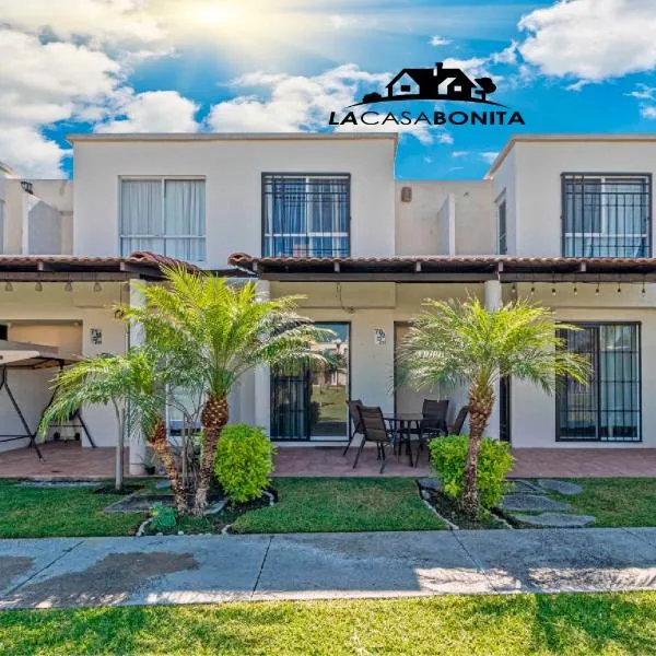 LA CASABONITA vistalberca AirA, hotel em Alpuyeca