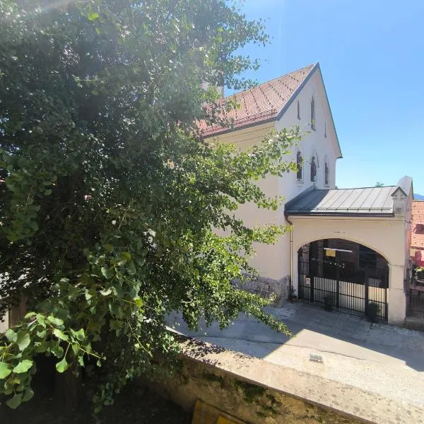 Glasbeni atelje Tri ptičice, hotel v destinaci Kranj