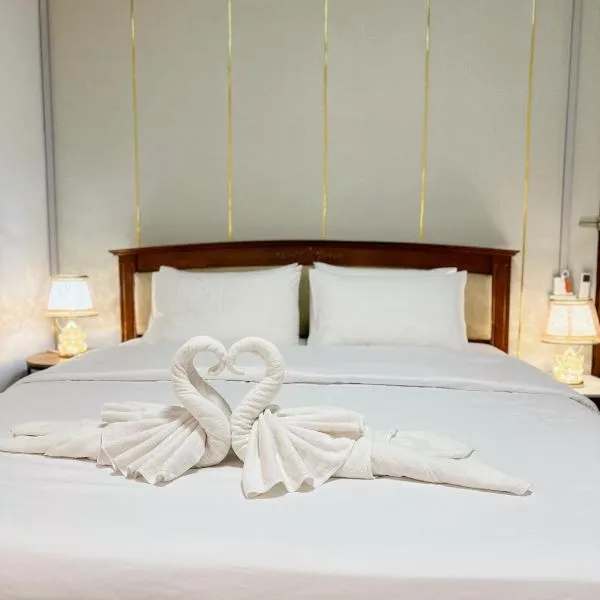 Service Apartment ห้อง102 ใจกลางเมืองใกล้แหล่งท่องเที่ยว, hotel in Lampang