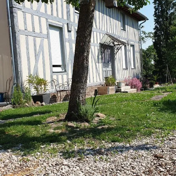 Sous les toits, hotel em Dosches