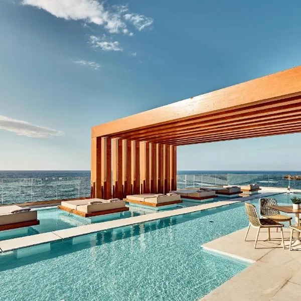 Enorme Santanna Island, hotel in Sissi