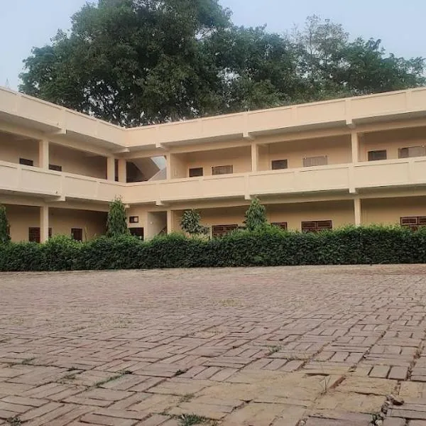 JP International Naimisharanya, hotel a Naimishāranya