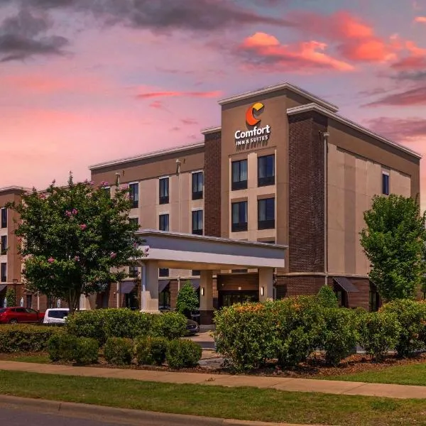 Comfort Inn & Suites At CrossPlex Village, hotelli kohteessa Birmingham