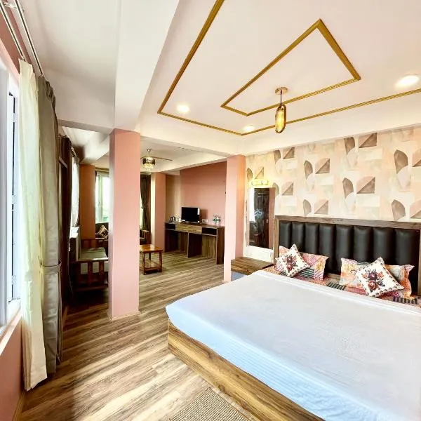 Yepplo's King Size Suite Room with Mountain View, hotel in Darjeeling
