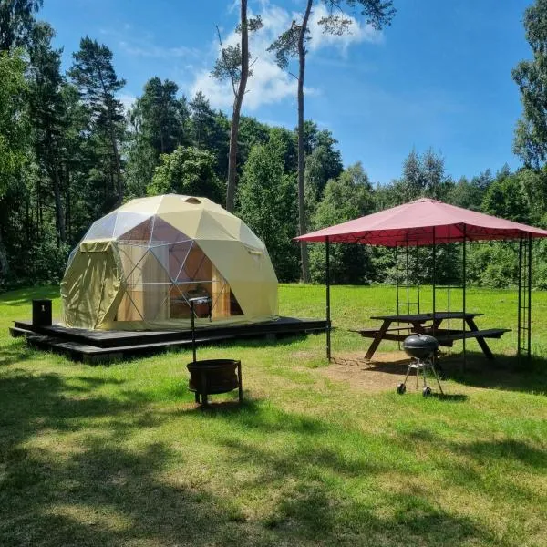 Spranču Glempings, hotel in Bernāti