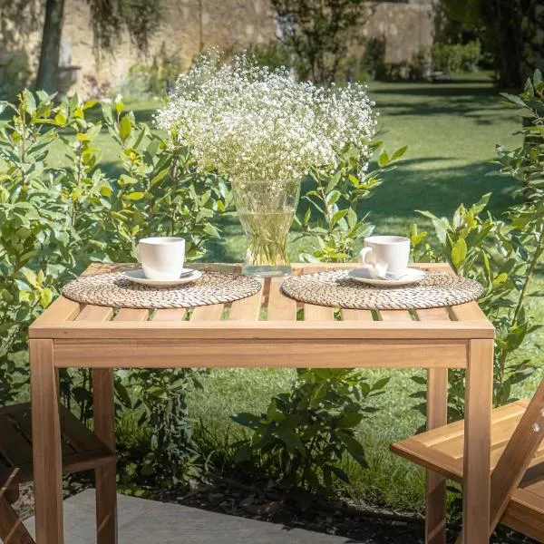 Limonaia Bedroom di Villa il Casone, khách sạn ở Vada