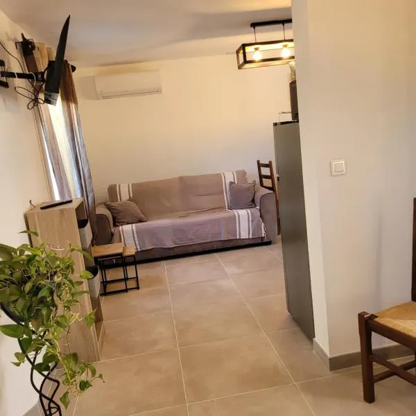 Sunny Cottage, Hotel in Fréjus