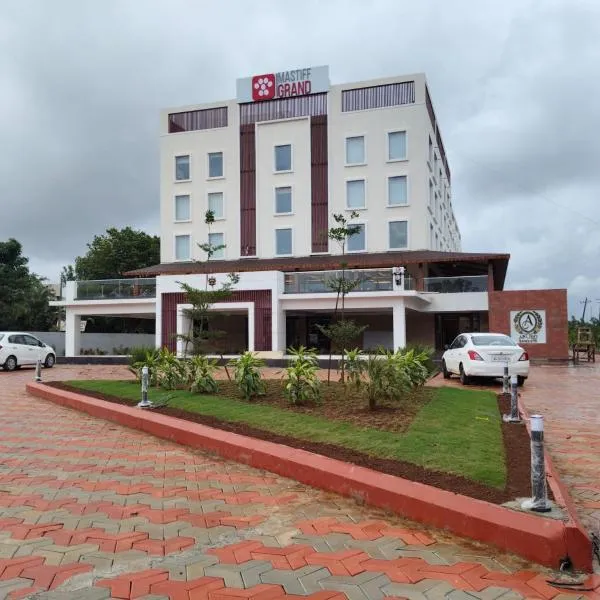 Mastiff Grand Dharwad, hotel v destinaci Mugad
