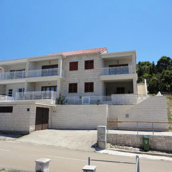 Apartments Aferdita, hotel in Račišće