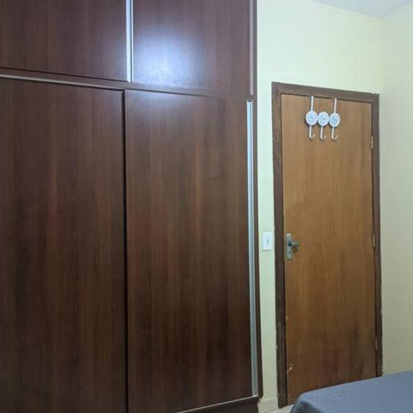 Quarto de Casal Bem Localizado Em apto Compartilhado AP 204 - Foto 2