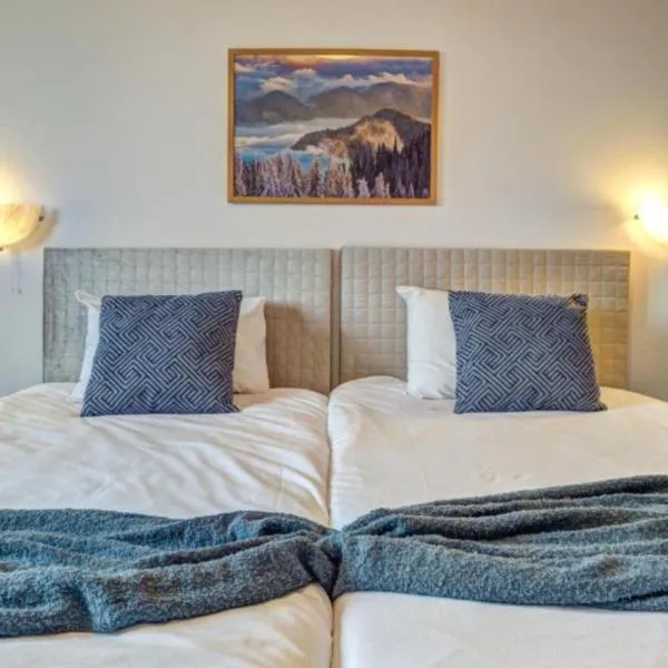 Silver Hills Rooms & Apartments with Free Parking、スモリャンのホテル