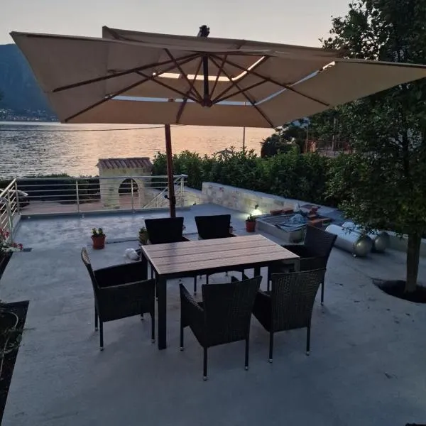 Waterfront Apartment Petrovina, khách sạn ở Kotor