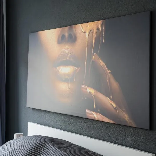 TOP 2 Zimmer Altbauwohnung in Kiel Mitte 24-7 Check In, hótel í Kiel