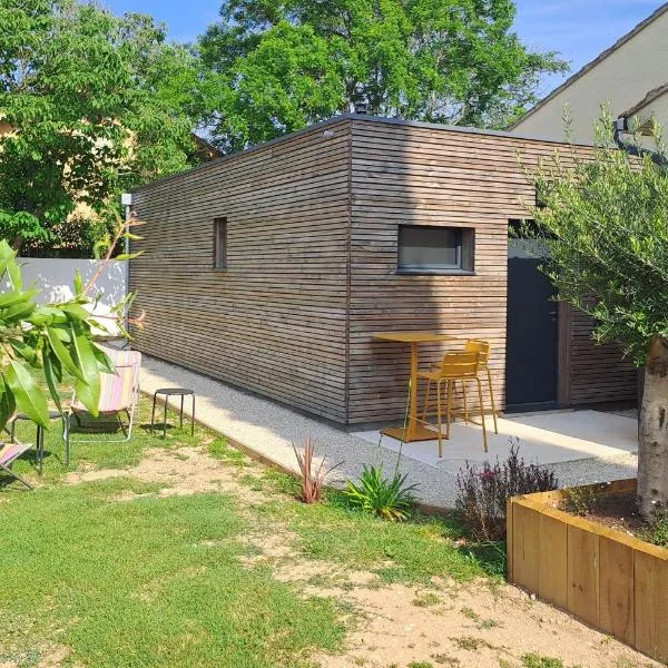 Gîte cosy et tout équipé "Une cabane en Luberon" 44 m2 avec jardin, hotel di Pertuis