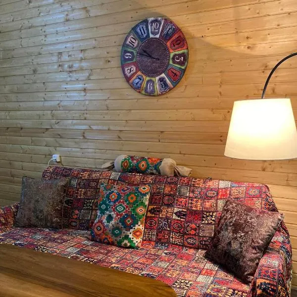 Racha Rooms, hotel v destinaci Ambrolauri