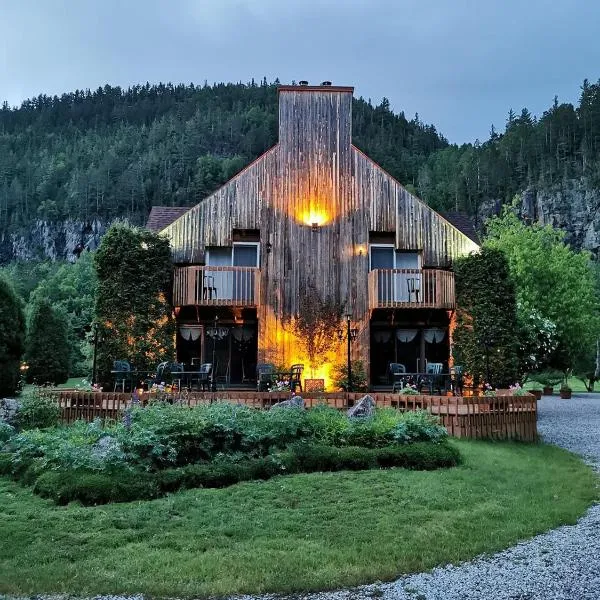 Auberge du Jardin, hotel in Petit-Saguenay