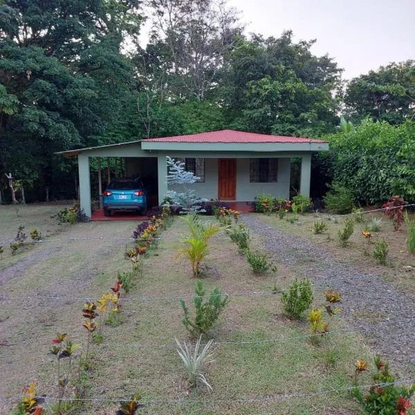 Cabaña El Guayacán Real, hotel v destinaci Bijagua