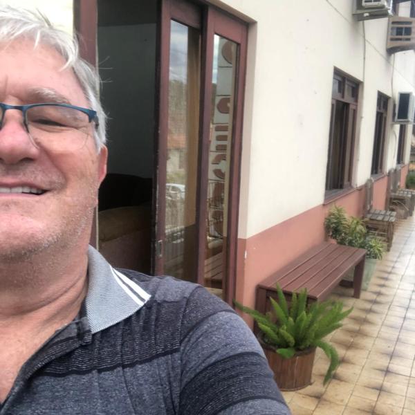 Alugo Apartamento procimo 7 pessoas