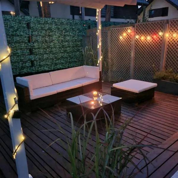 Domek,apartament z ogródkiem 5 min od plaży, hotel in Pobierowo