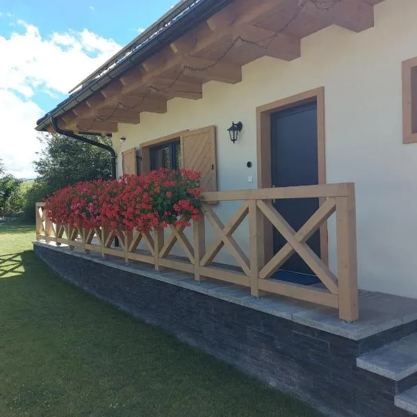 CHALUPY TRI GROŠE VLAŠKY, khách sạn ở Bešeňová