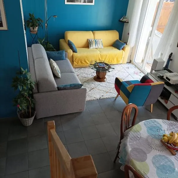 Maison neuve au cœur du Golf du Morbihan, hotel in Plougoumelen