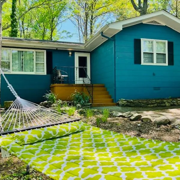 Mountain Lake Retreat - hot tub, lake, fire pit, wineries, restaurant, hotel v destinaci Harpers Ferry