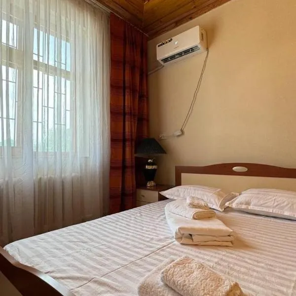 Дом 14, hotel in Osh