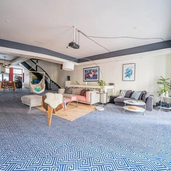 Private Gramercy TownHouse 3BR 3BA with Terrace, hotel v destinaci New York