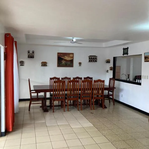Hotel de conveniencia Travesía urbana, hotel v San José