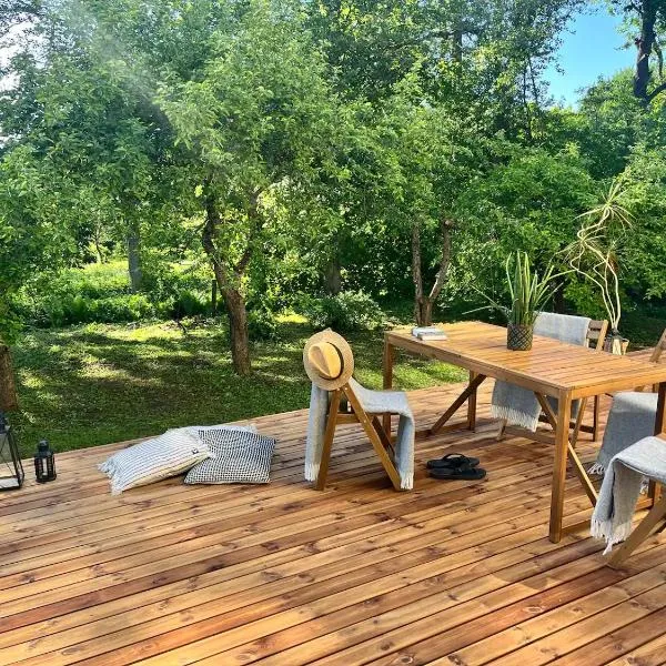 Golden Haven - Kullakodu - 2-bedroom house with sauna, patio, grill, walk to beach, hotel v destinaci Viti